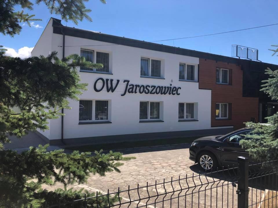 Hotel Ow Jaroszowiec Łazy Esterno foto